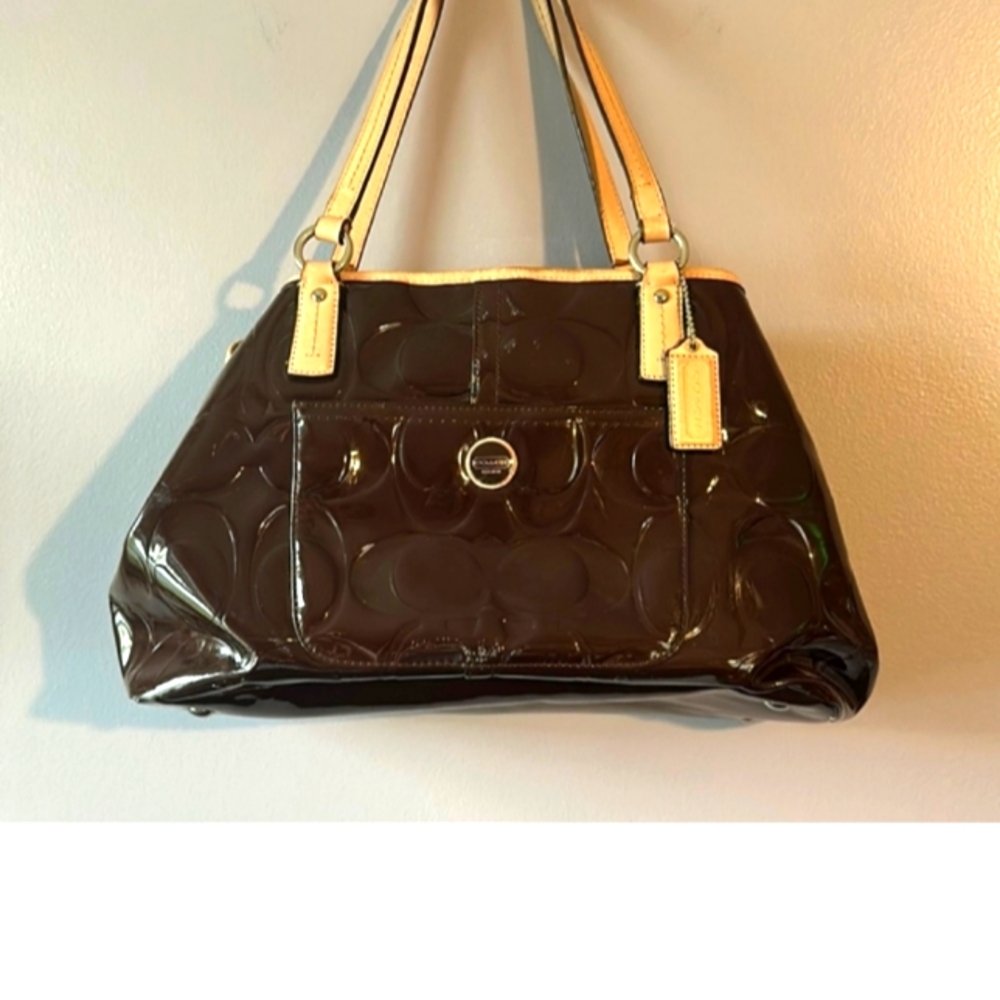 Coach Peyton Signature Patent Leather Bag F25487
